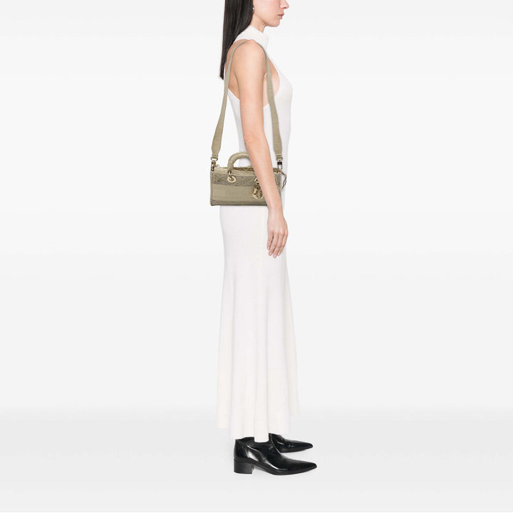 Dior brodé Lace 3D Macrame Lady D Joy Moyen Beige – vue 7 – GABY PARIS