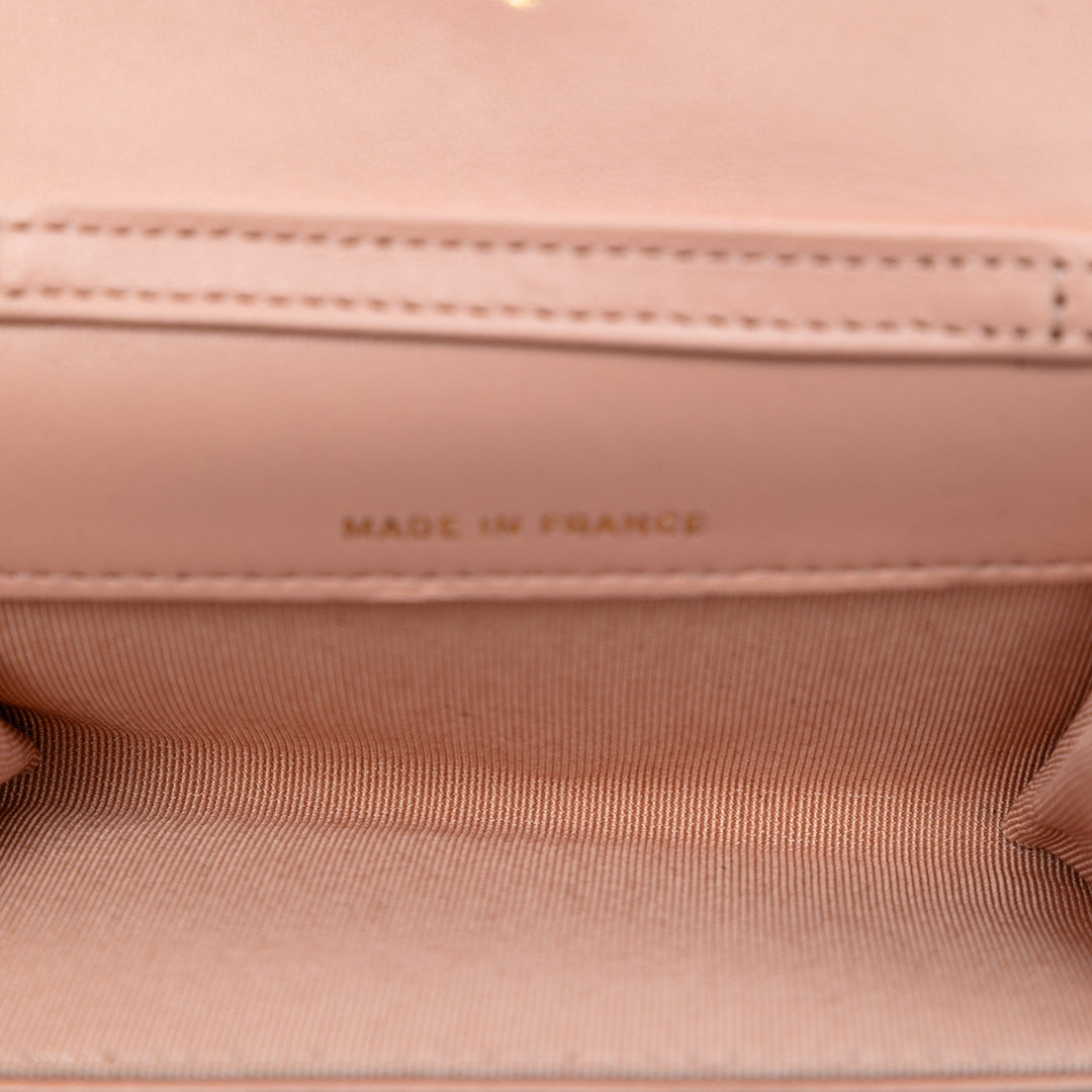 Chanel CC Matelassé Cuir d’agneau à rabat Card Holder on Chain