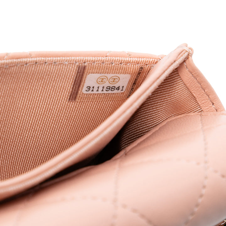 Chanel CC Matelassé Cuir d’agneau à rabat Card Holder on Chain