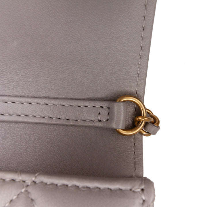 Chanel Mini Cuir d’agneau Pearl Crush Pochette On Chain Gris – GABY PARIS Authentique