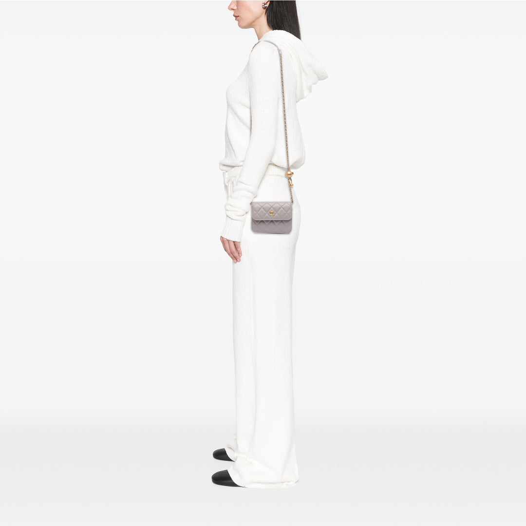 Chanel Mini Cuir d’agneau Pearl Crush Pochette On Chain Gris – GABY PARIS Authentique