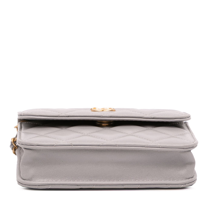 Chanel Mini Cuir d’agneau Pearl Crush Pochette On Chain Gris – GABY PARIS Authentique