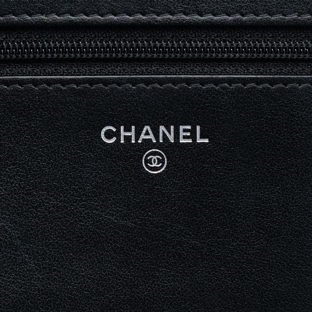 Chanel Matelassé brillant vieilli Cuir de veau Boy Wallet on Chain