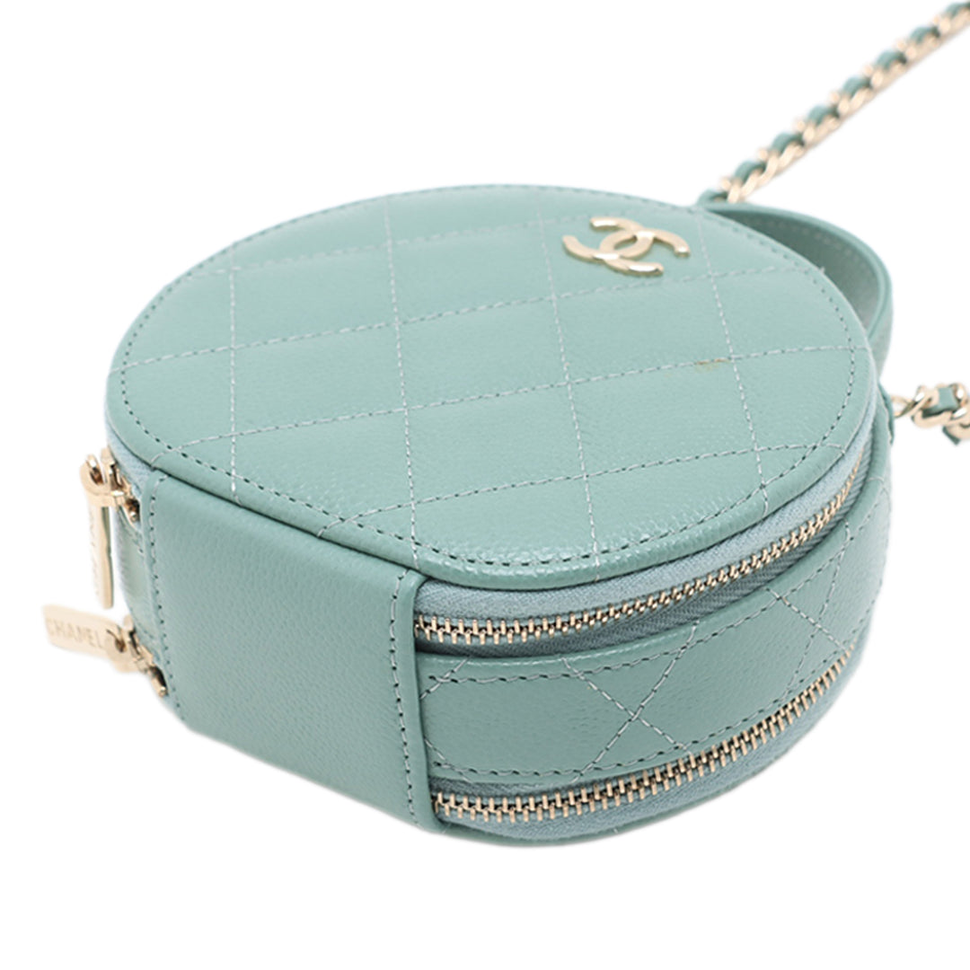 Chanel Matelassé Caviar Handle With Care Rond Vanity avec chaîne