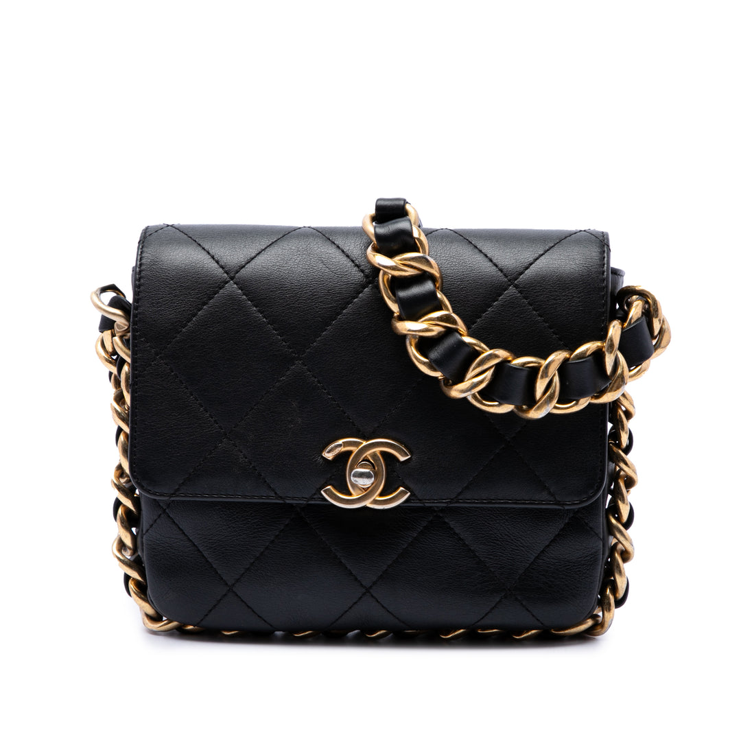 Chanel Matelassé Framing Chaîne à rabat Petit Cuir de veau Noir – vue principale – GABY PARIS
