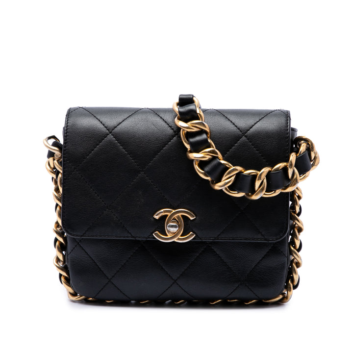 Chanel Matelassé Framing Chaîne à rabat Petit Cuir de veau Noir – vue principale – GABY PARIS