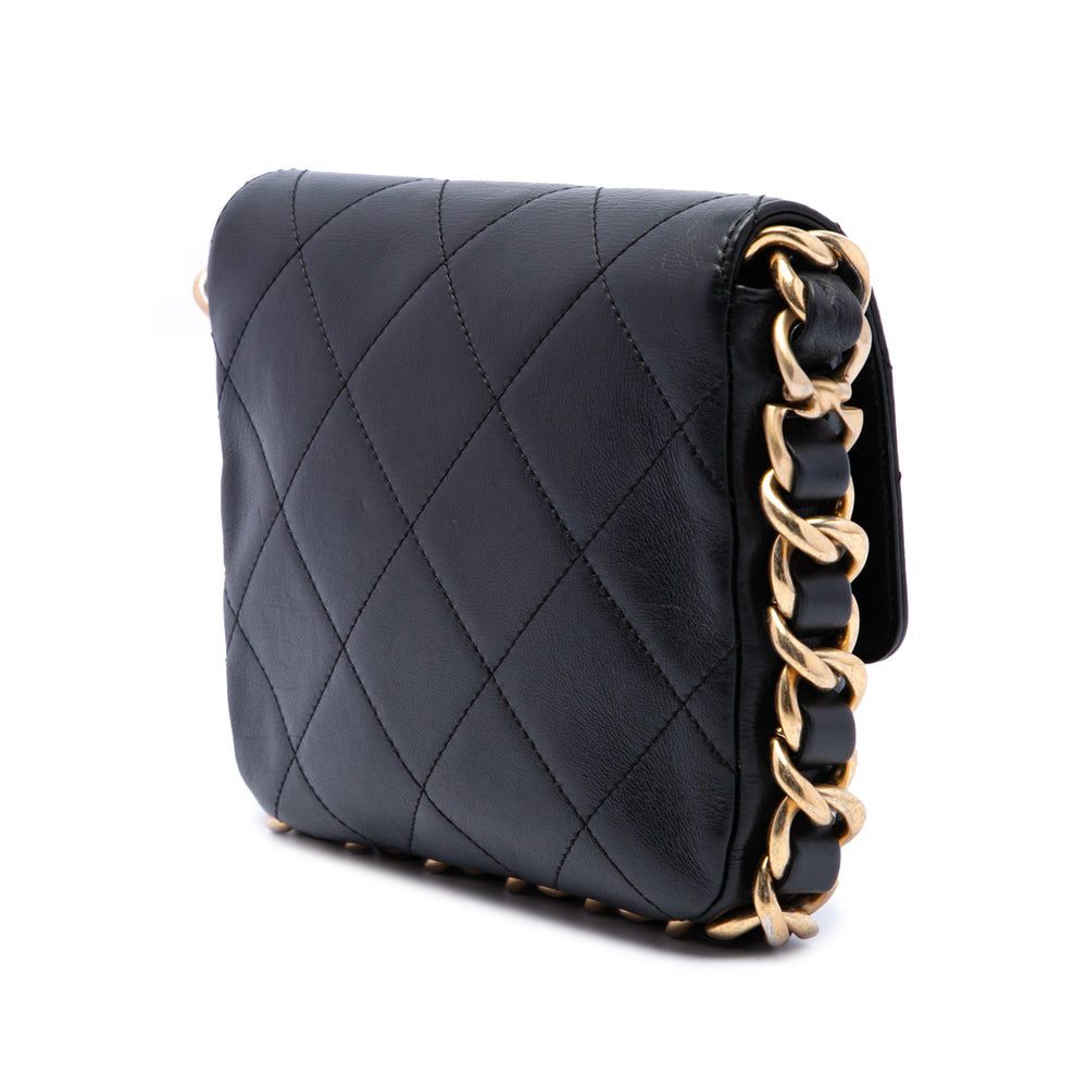 Chanel Matelassé Framing Chaîne à rabat Petit Cuir de veau Noir – vue 2 – GABY PARIS