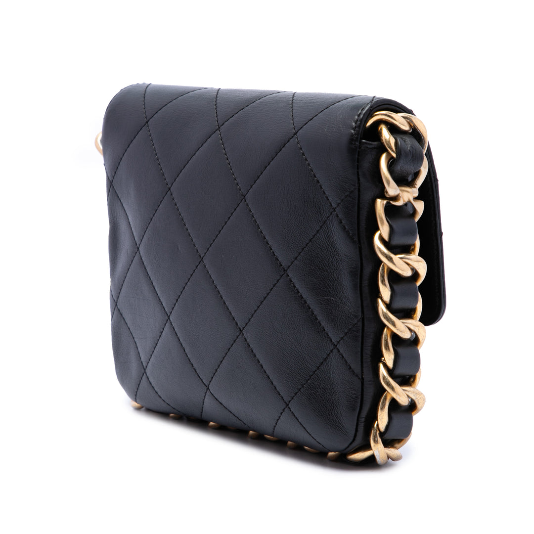 Chanel Matelassé Framing Chaîne à rabat Petit Cuir de veau Noir – vue 2 – GABY PARIS
