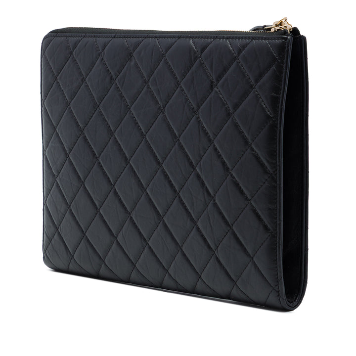 Chanel Pochette Matelassé vieilli Reissue 2.55 with Poignée Moyen Cuir de veau Noir – vue 2 – GABY PARIS