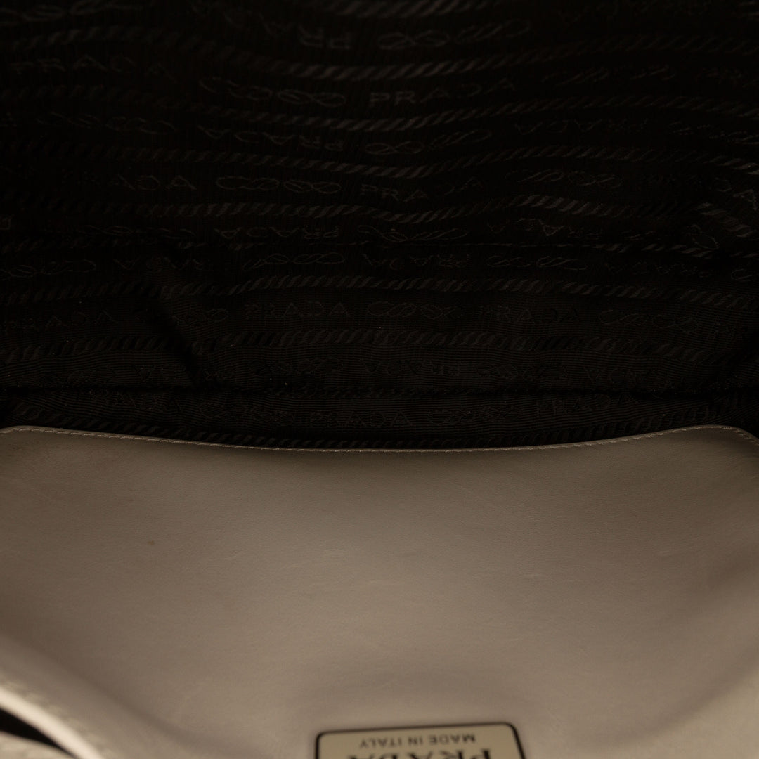 Prada Sac porté épaule Spazzolato Cleo Blanc – vue 4 – GABY PARIS