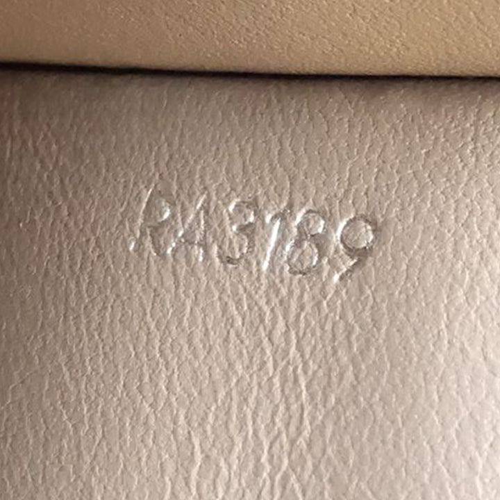 Louis Vuitton Taurillon Capucines Compact Portefeuille