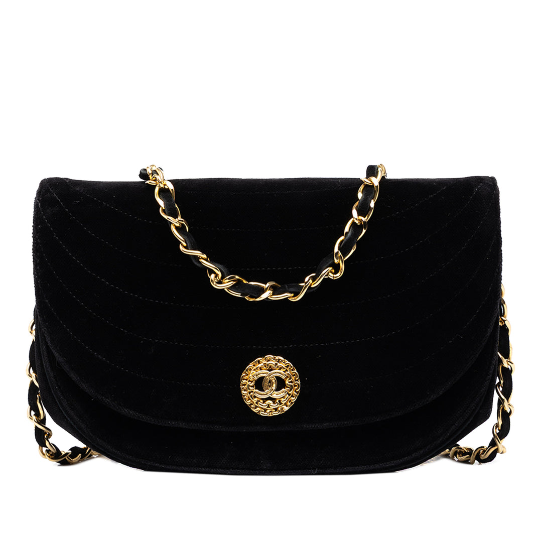 Chanel Sac bandoulière CC Horizontal Matelassé Crescent à rabat Noir – vue principale – GABY PARIS