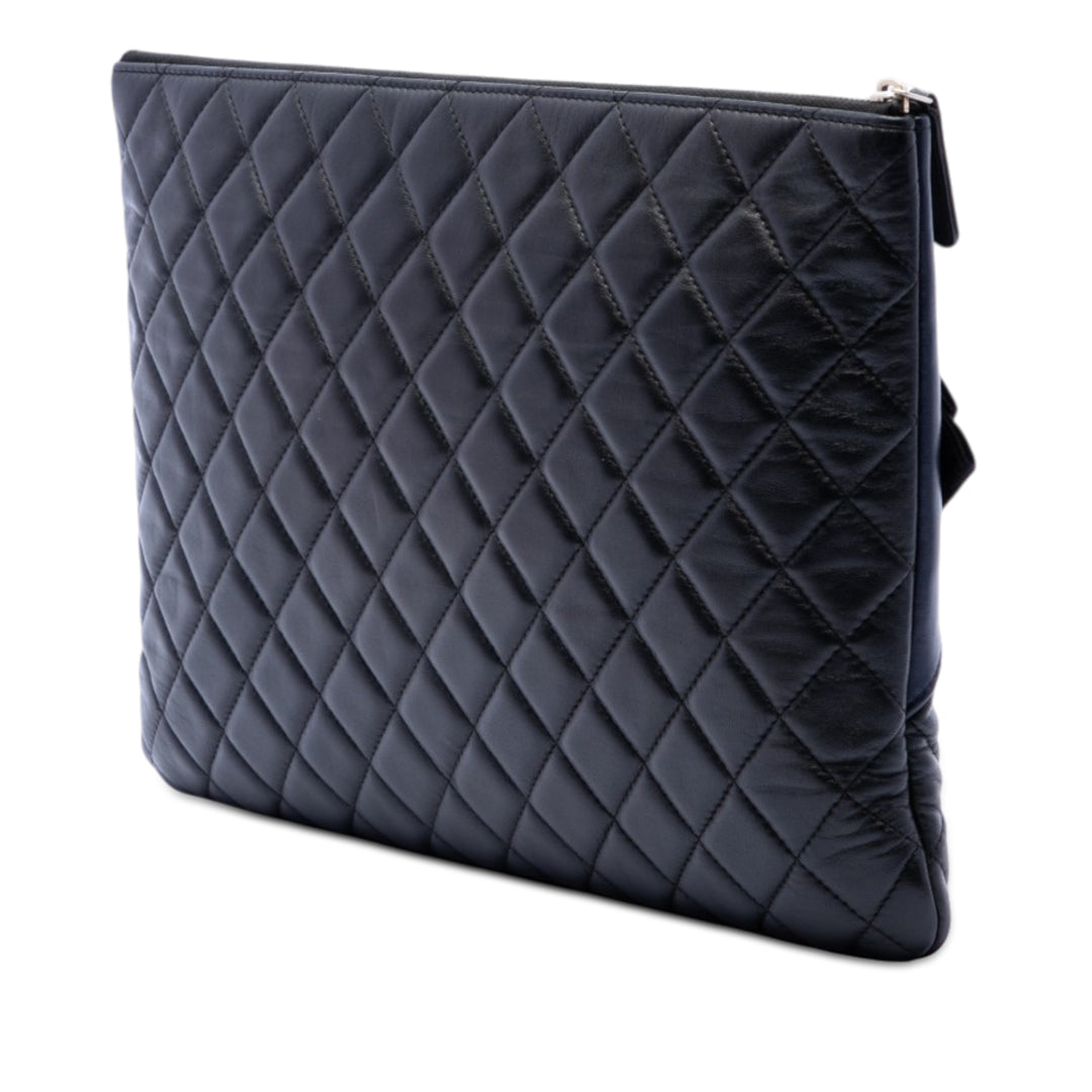 Chanel Large Matelassé Cuir d’agneau Camellia O Étui Pochette