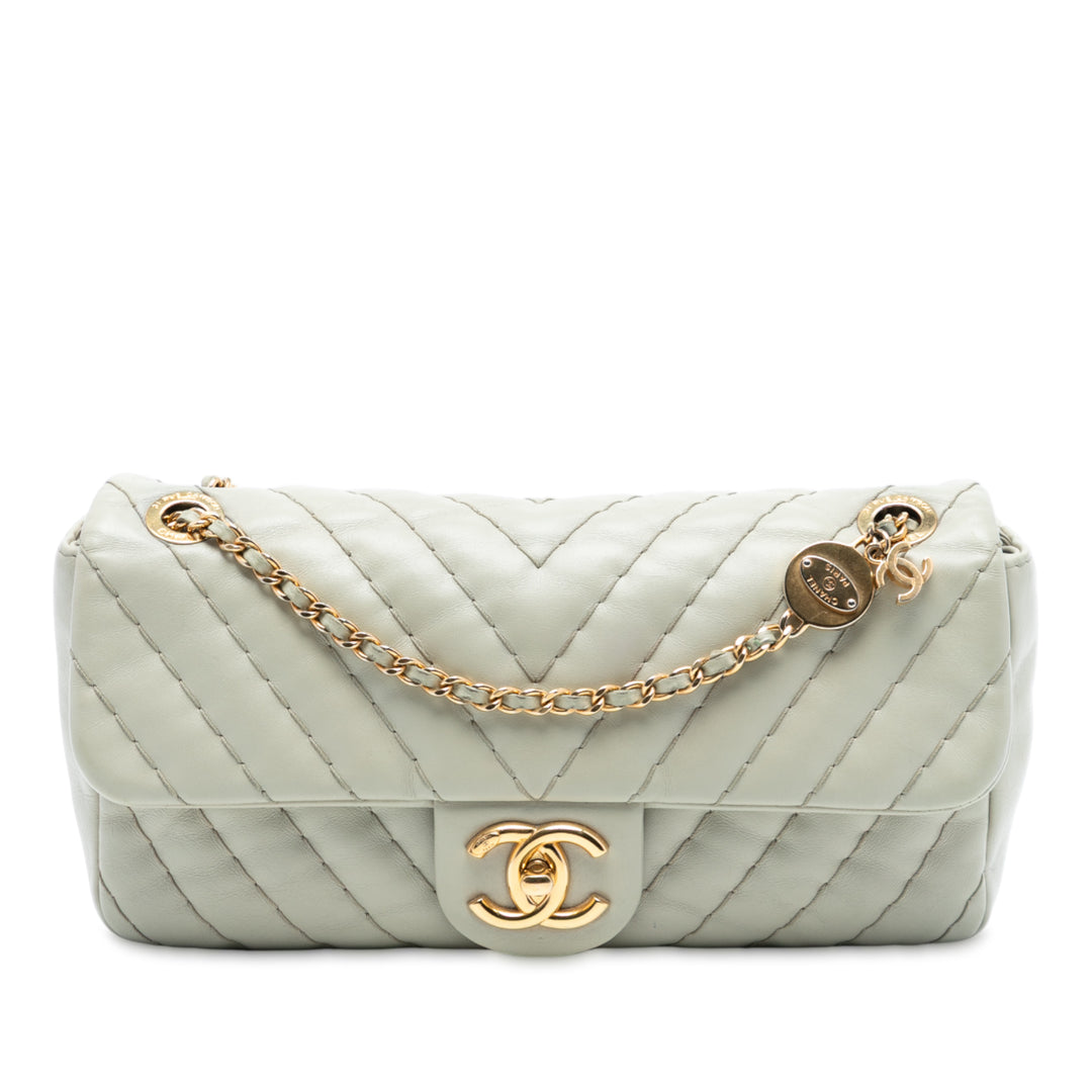 Chanel Medium Double Stitch Chevron Cuir d’agneau Simple rabat – GABY PARIS Authentique