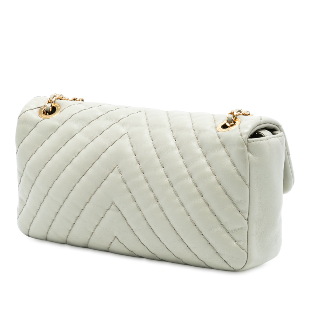 Chanel Medium Double Stitch Chevron Cuir d’agneau Simple rabat – GABY PARIS Authentique