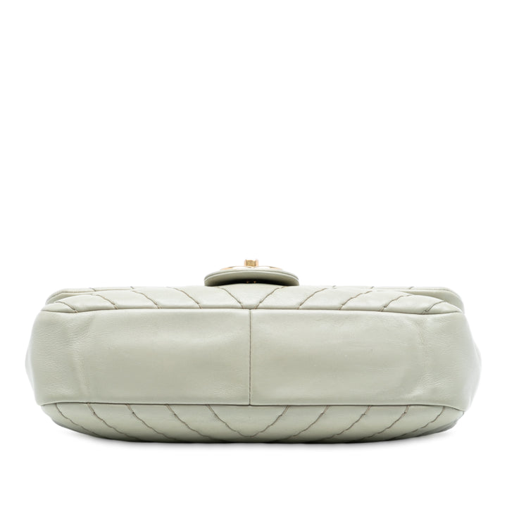 Chanel Medium Double Stitch Chevron Cuir d’agneau Simple rabat – GABY PARIS Authentique