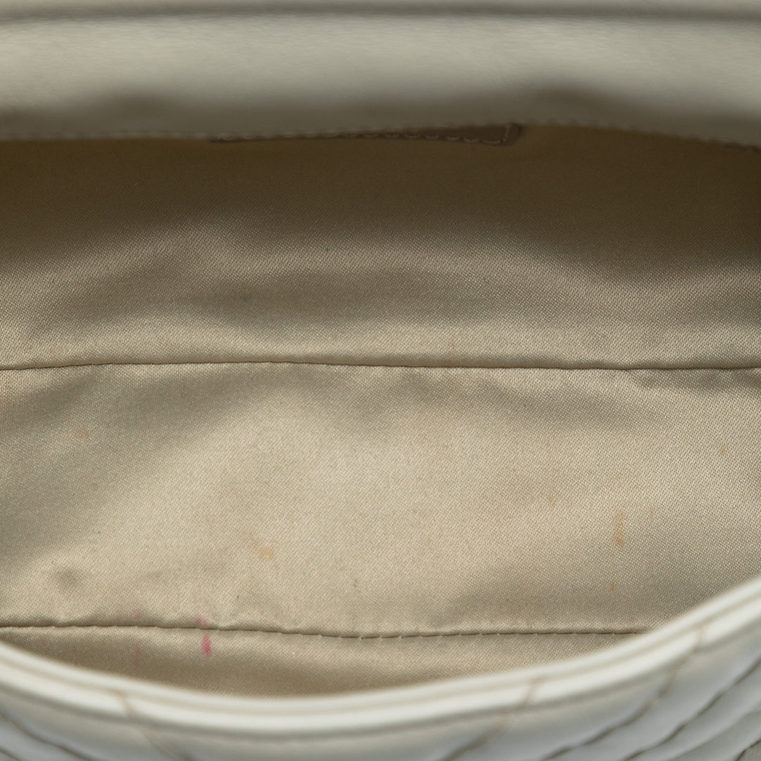 Chanel Medium Double Stitch Chevron Cuir d’agneau Simple rabat – GABY PARIS Authentique