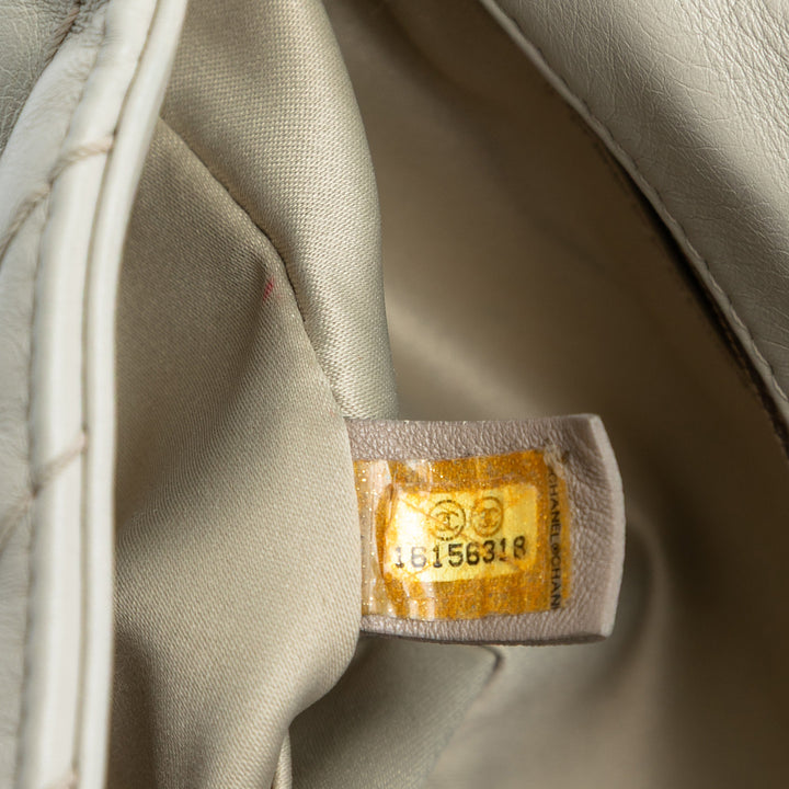 Chanel Medium Double Stitch Chevron Cuir d’agneau Simple rabat – GABY PARIS Authentique