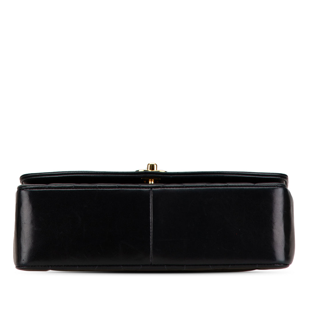 Chanel Medium Cuir d’agneau Diana à rabat