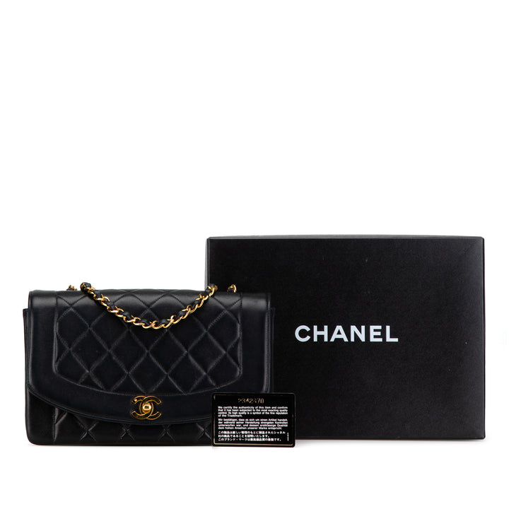 Chanel Medium Cuir d’agneau Diana à rabat