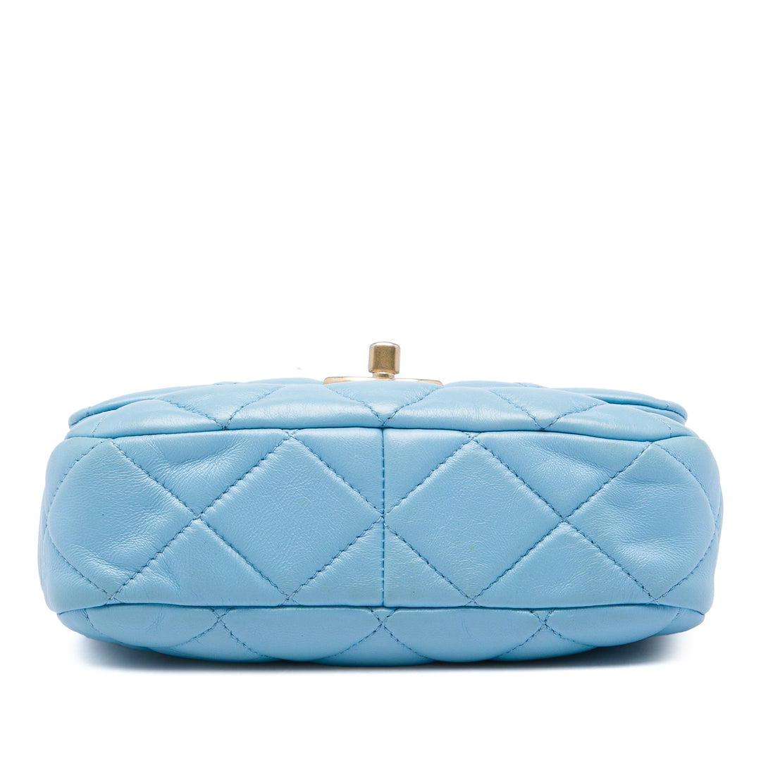 Chanel Mini Matelassé Cuir d’agneau Lacquered Chain à rabat