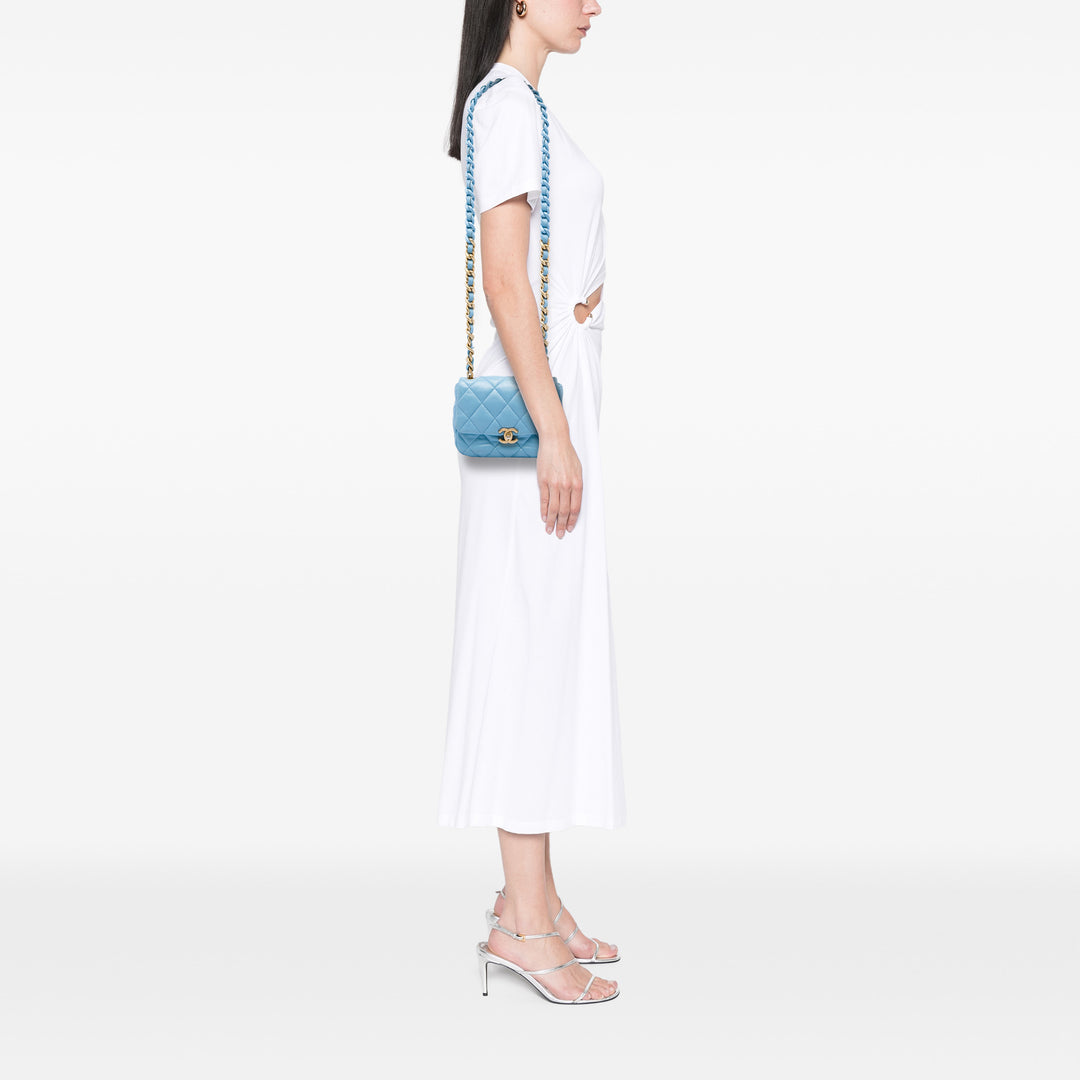 Chanel Mini Matelassé Cuir d’agneau Lacquered Chain à rabat