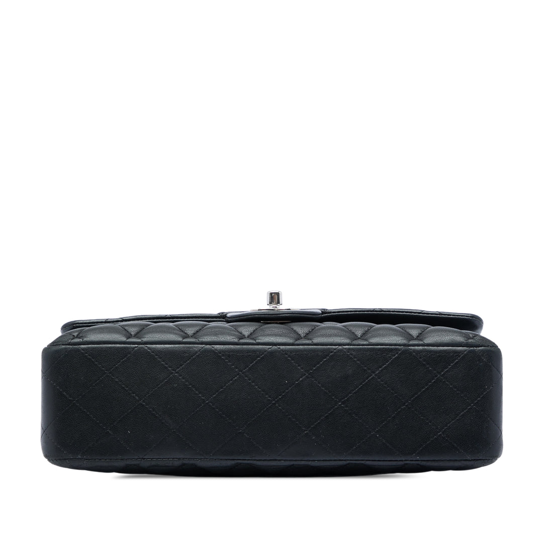Chanel Medium Classic Cuir d'agneau Double rabat