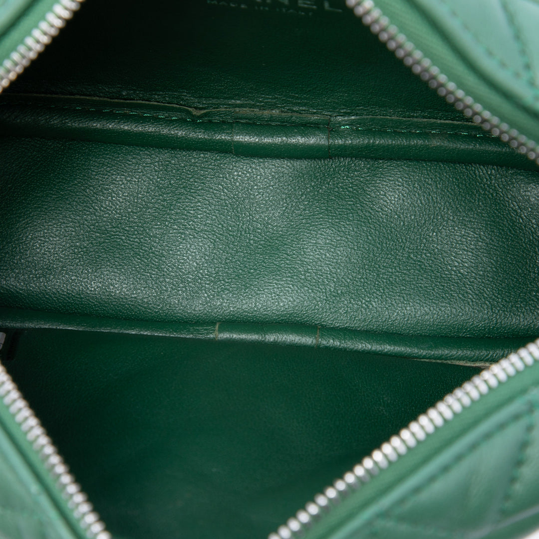 Chanel CC Matelassé Camera Étui Petit Cuir d'agneau Vert
