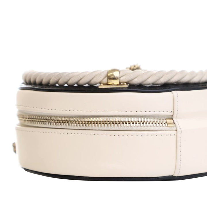 Chanel Crumpled Cuir de veau En Vogue Round Bag Noir