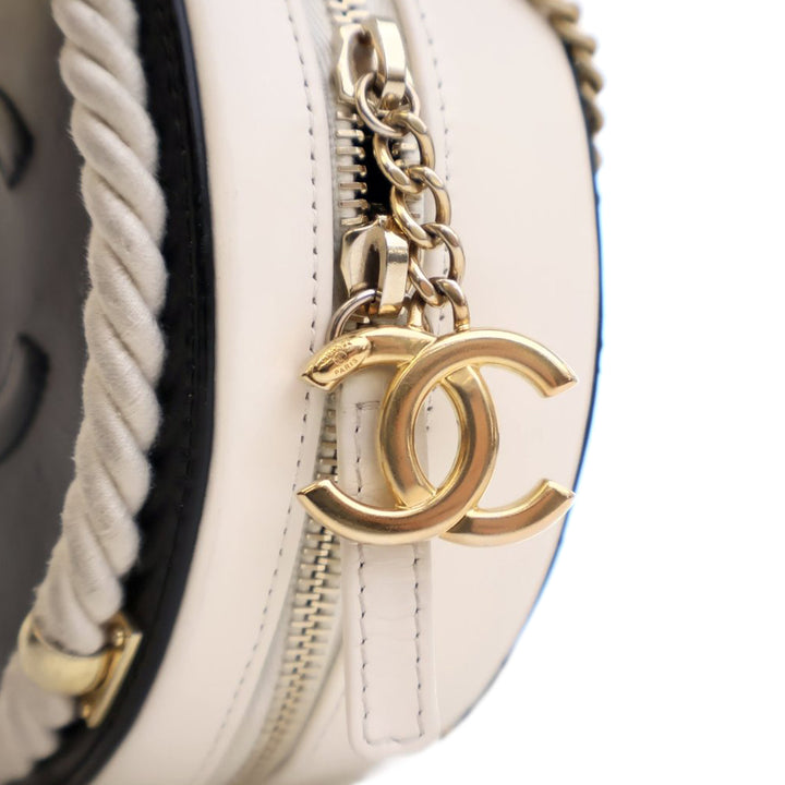 Chanel Crumpled Cuir de veau En Vogue Round Bag Noir