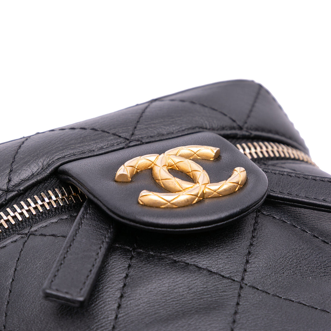 Chanel CC Matelassé Cuir de veau Vanity avec chaîne