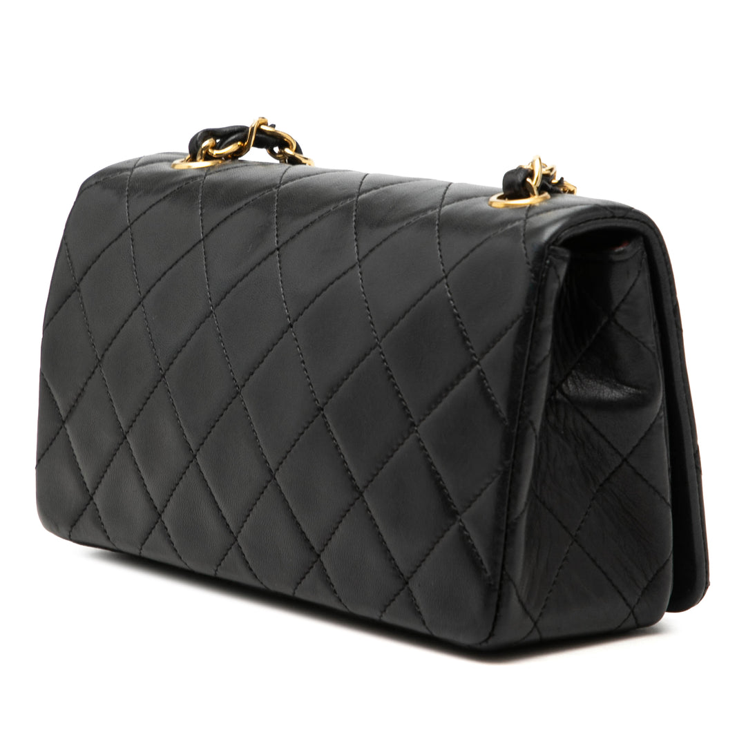 Chanel CC Matelassé Cuir d’agneau Turnlock Full Simple rabat