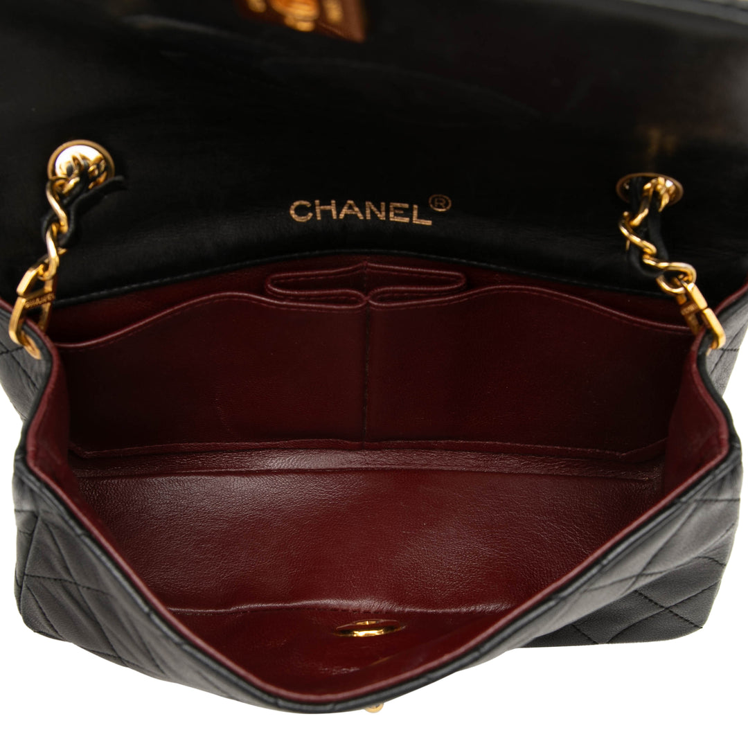 Chanel CC Matelassé Cuir d’agneau Turnlock Full Simple rabat