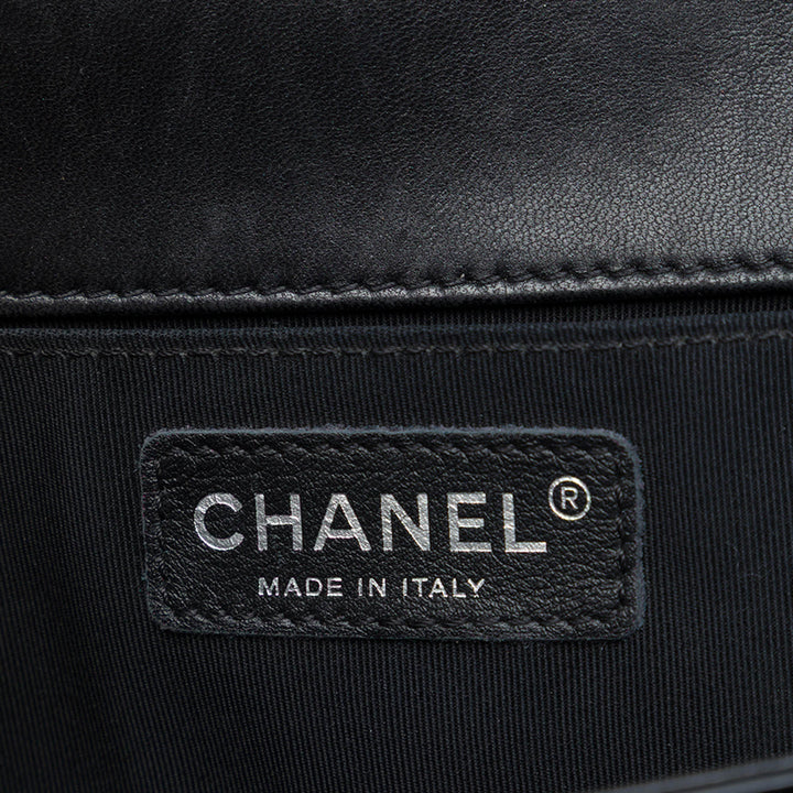 Chanel Matelassé Boy à rabat Petit Violet – vue 5 – GABY PARIS