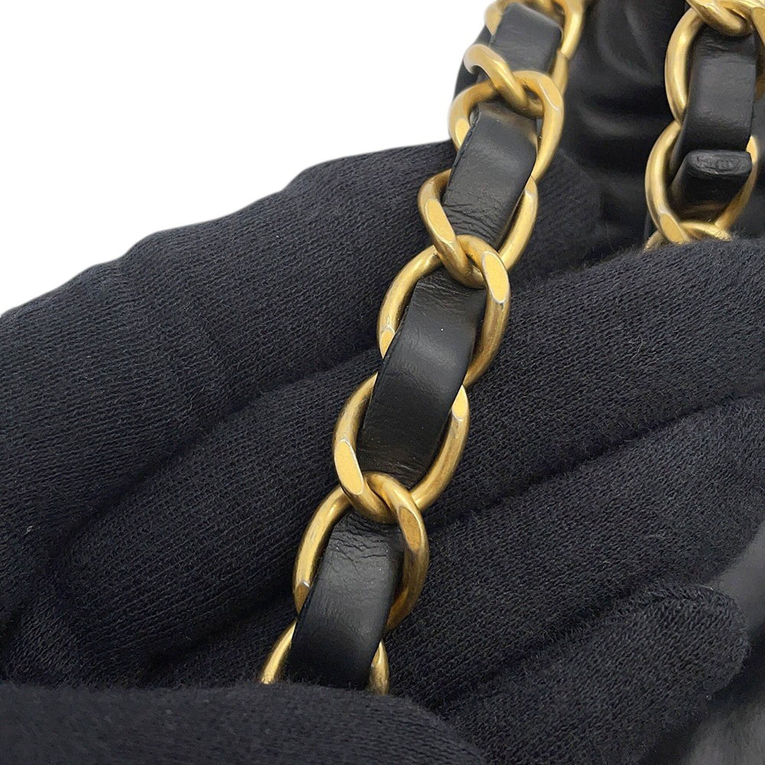 Matelassé brillant 22 Sac Moyen Cuir de veau Noir