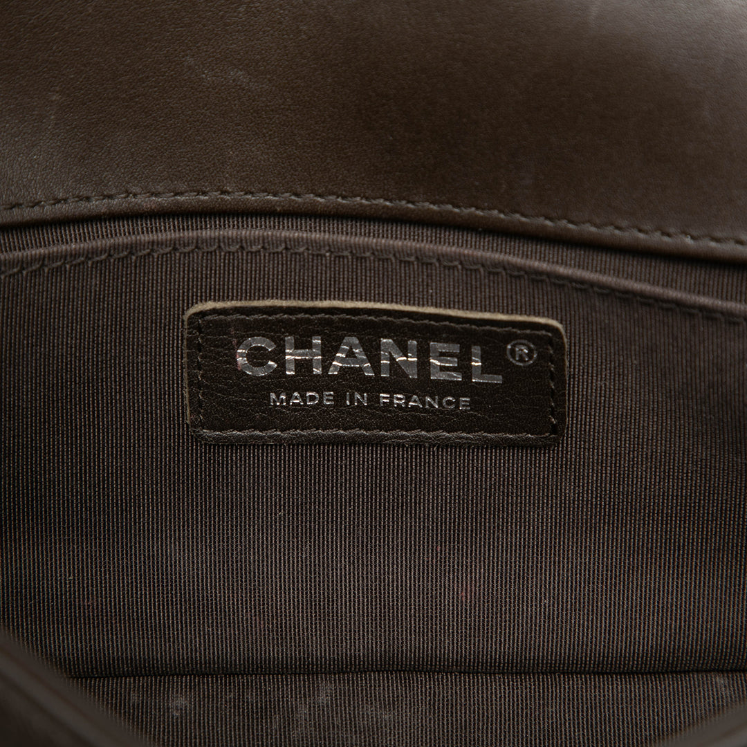 Chanel Small Chevron Cuir d’agneau Boy à rabat