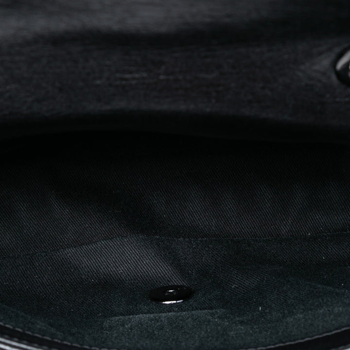 Chanel Medium embossé Cuir de veau Precious Symbols à rabat