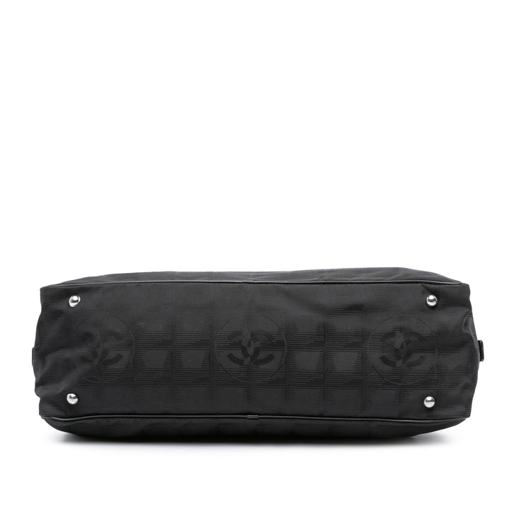 Chanel New Travel Line Nylon Sac à main Noir – GABY PARIS Authentique