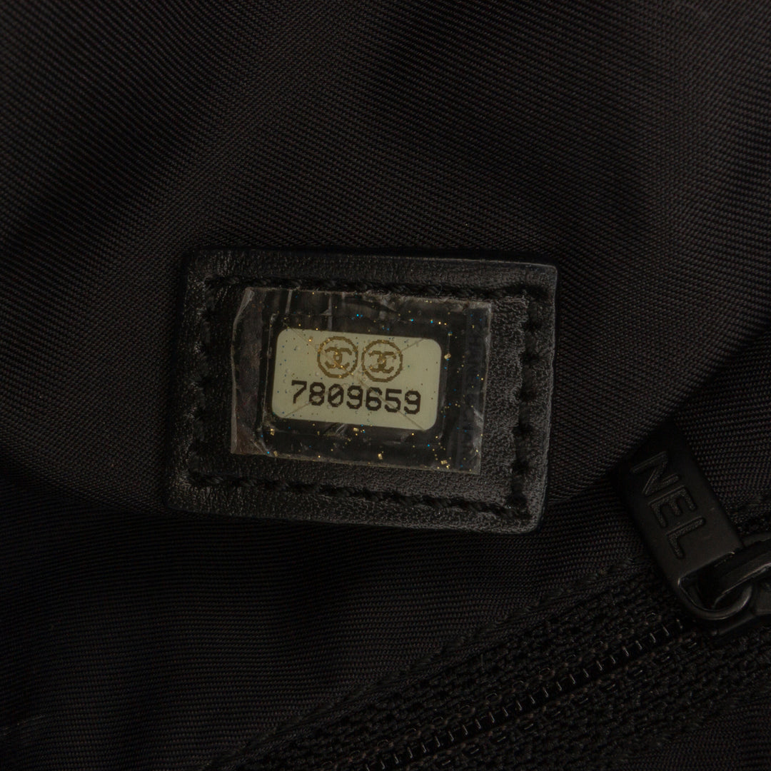 Chanel New Travel Line Nylon Sac à main Noir – GABY PARIS Authentique