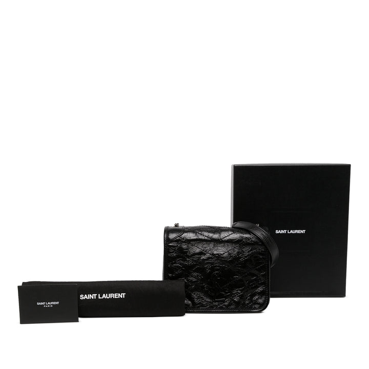 Saint Laurent Sac bandoulière froissé Niki Wallet on Chain Cuir de veau Noir – vue 6 – GABY PARIS