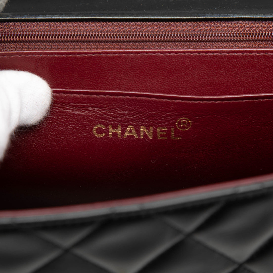 Chanel Maxi XL Classic Cuir d’agneau Simple rabat