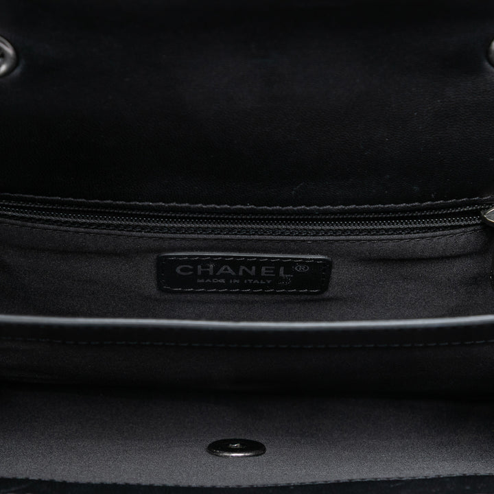 Chanel Small Matelassé Cuir d’agneau Citizen Zip à rabat