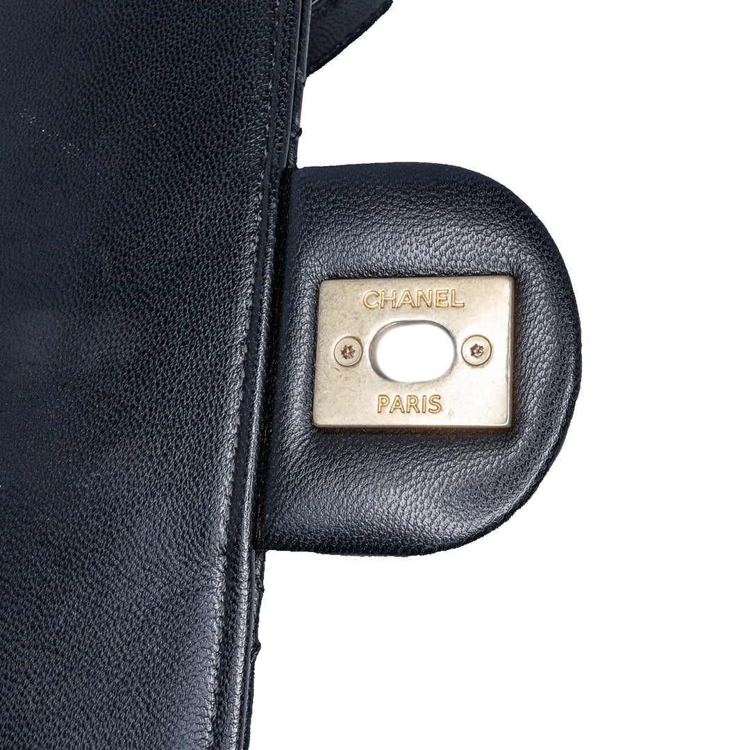 Quilted Goatskin Chic Pearls Flap Black - Gaby Paris