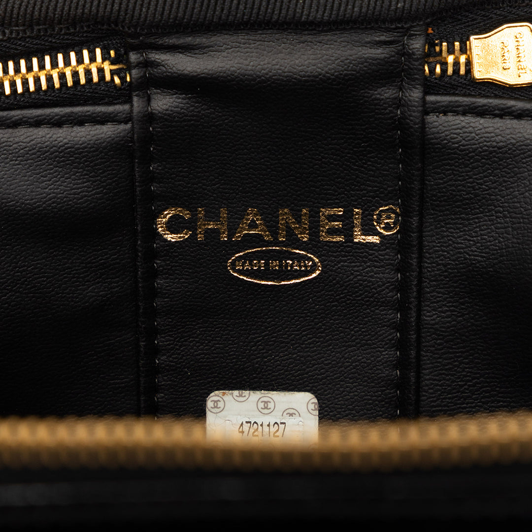 Chanel CC Cuir verni Vanity