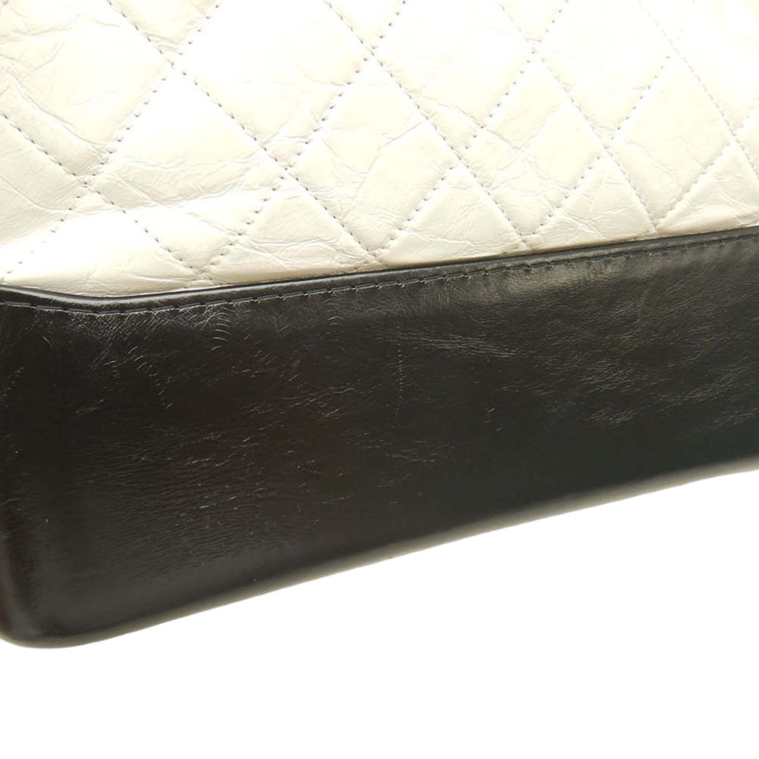 Chanel Medium Bicolor Matelassé vieilli Cuir de veau Gabrielle Hobo