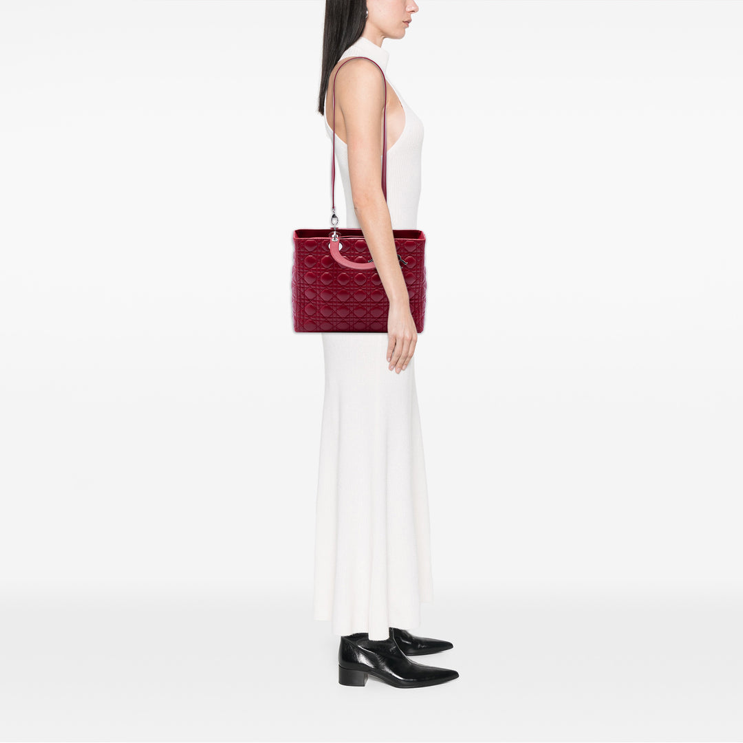 Dior Large Cuir d’agneau Cannage Lady Dior