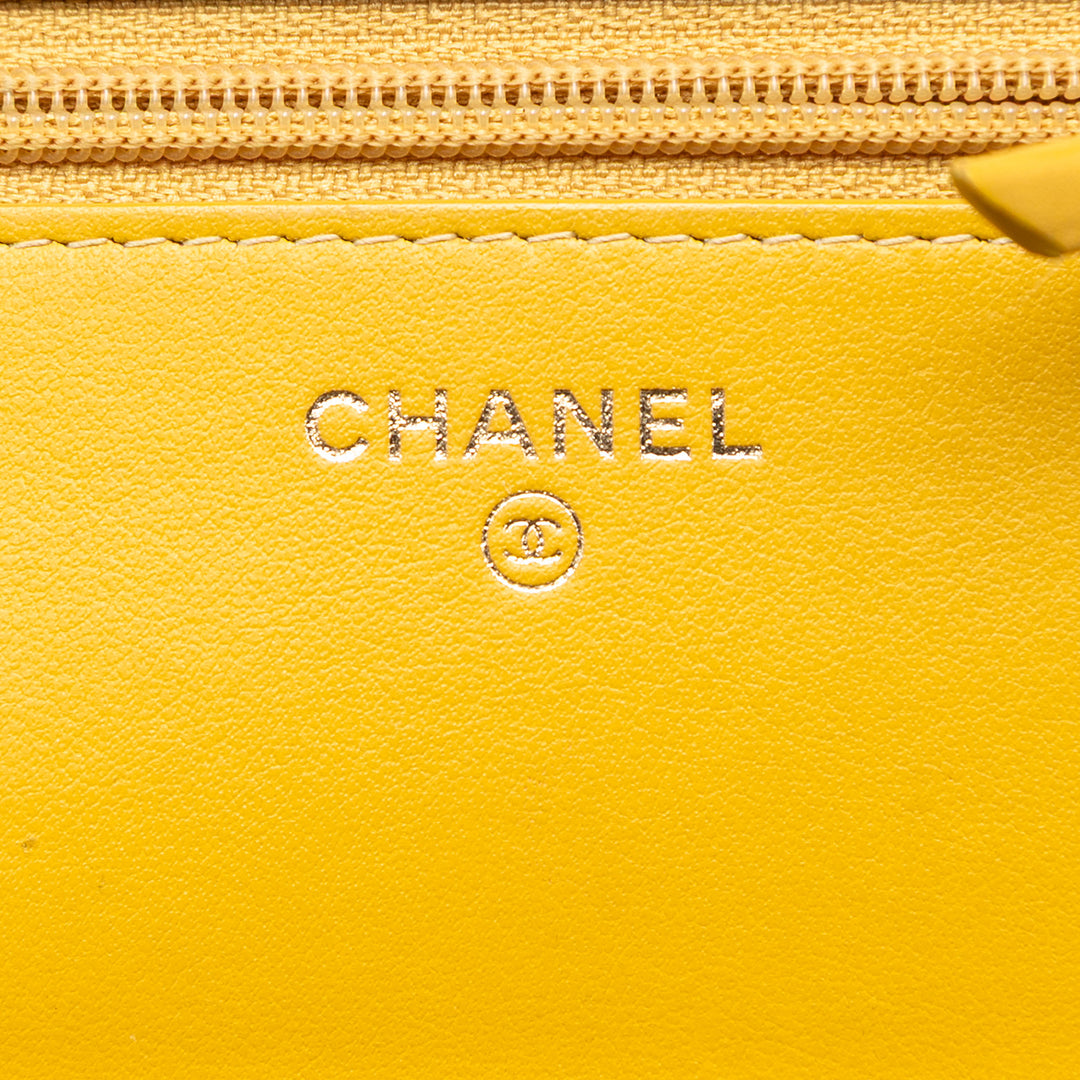 Chanel CC Filigree Wallet on Chain Cuir caviar Jaune – vue 5 – GABY PARIS