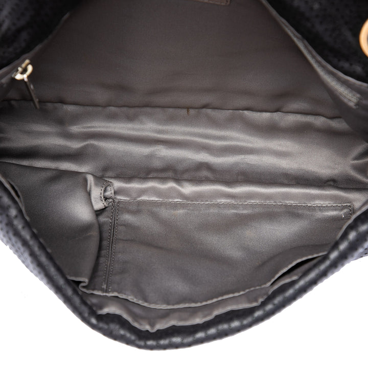 Chanel Sac porté épaule perforé Reissue 2.55 Drill à rabat Moyen Cuir de veau Noir – vue 4 – GABY PARIS