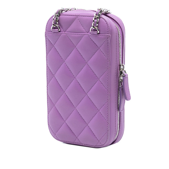 Chanel CC Matelassé Zippé Étui téléphone Cuir d'agneau Violet – vue 2 – GABY PARIS