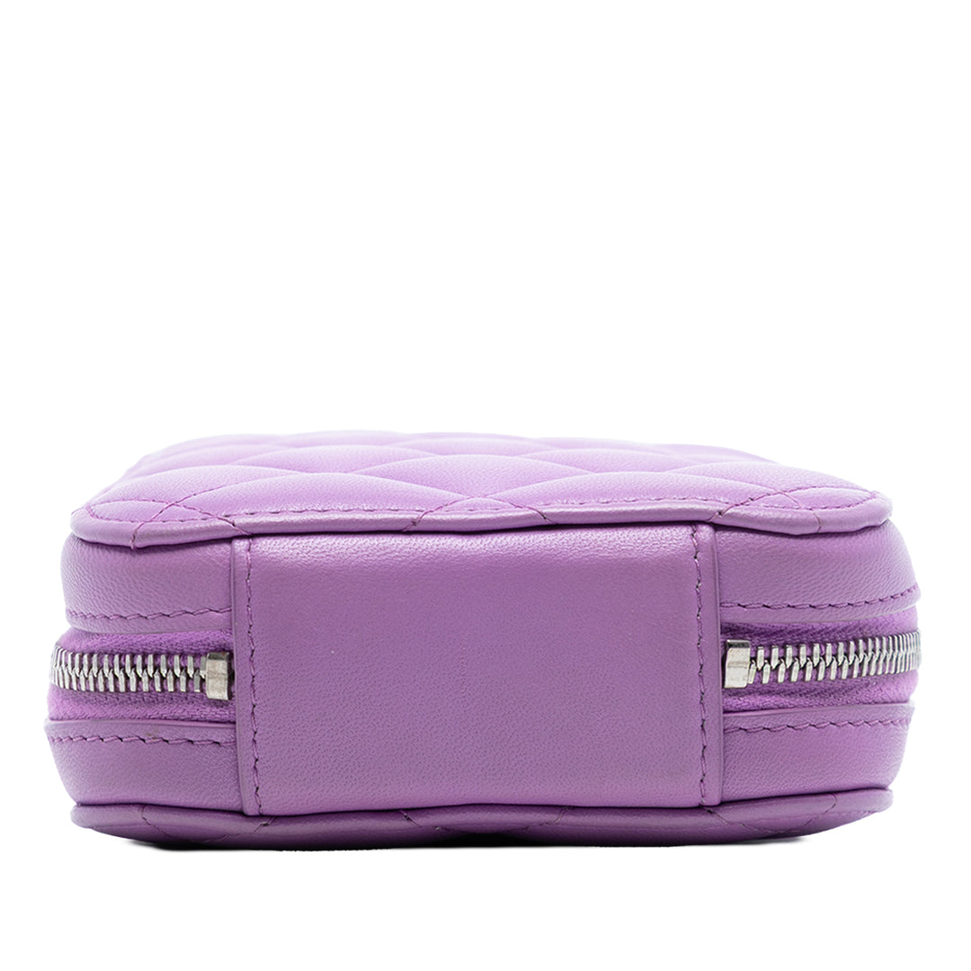 Chanel CC Matelassé Zippé Étui téléphone Cuir d'agneau Violet – vue 3 – GABY PARIS